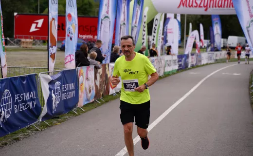 Nie pozostawili złudzeń! W tym roku Bieg Górski na 11 km należał do nich [WIDEO] - 197